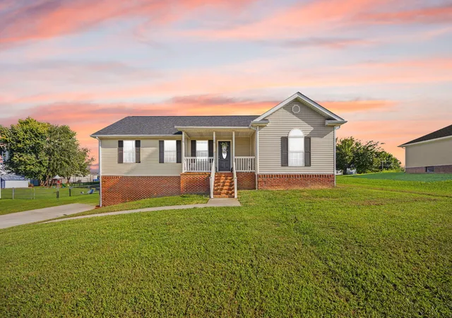 Photo 2 of Sale Pending at 176 Surrey Way, Science Hill, KY 42553 | MLS# 26023872 | Listing updated on 2026-09-27