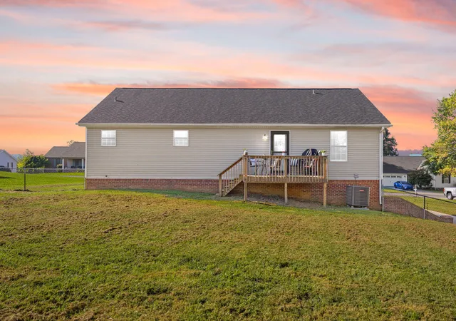 Photo 3 of Sale Pending at 176 Surrey Way, Science Hill, KY 42553 | MLS# 26023872 | Listing updated on 2026-09-27