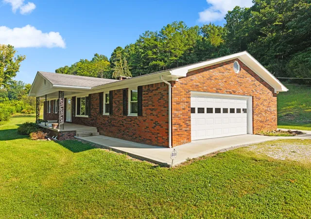 Photo 3 of Single family home for sale at 4927 Ky 92, Monticello, KY 42633 | MLS# 26023768 | Listing updated on 2026-09-25
