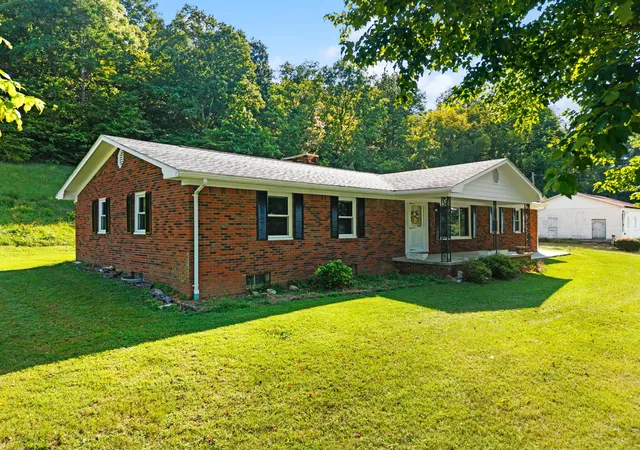 Photo 3 of Single family home for sale at 4927 Ky 92, Monticello, KY 42633 | MLS# 26023768 | Listing updated on 2026-09-25