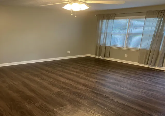 Photo 3 of Sale Pending at 112 Arrowhead Dr, Nicholasville, KY 40356 | MLS# 26023801 | Listing updated on 2026-09-19