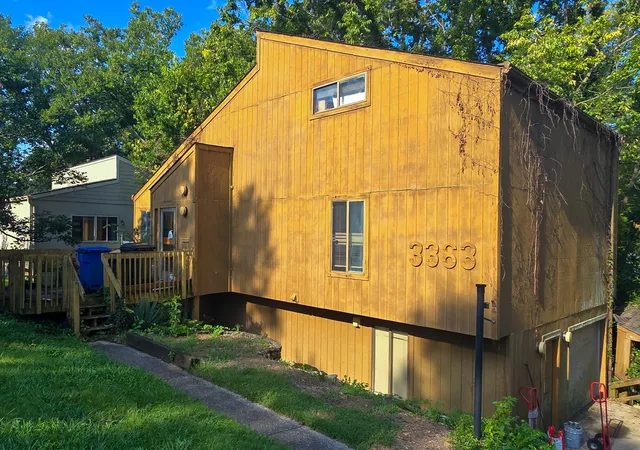 Photo 2 of Sale Pending at 3363 Sutherland Dr, Lexington, KY 40517 | MLS# 26023769 | Listing updated on 2026-09-01
