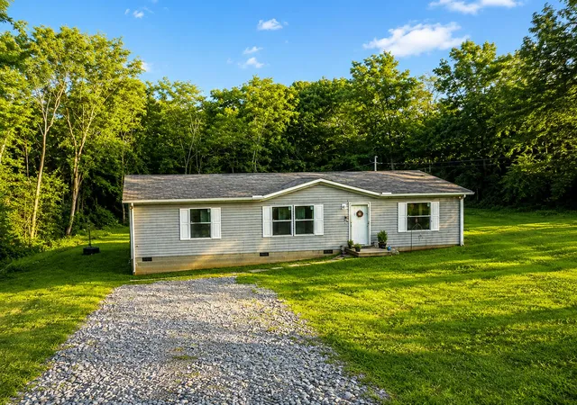 Single family home for sale at 122 Ritchie St, Carlisle, KY 40311 | MLS# 26023859