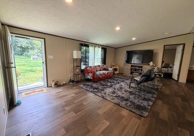 Photo 4 of Single family home for sale at 122 Ritchie St, Carlisle, KY 40311 | MLS# 26023859 | Listing updated on 2026-08-31