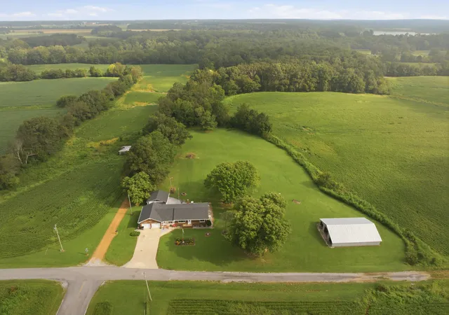 Photo 3 of Single family home for sale at 1352 Grant Rd, Murray, KY 42071 | MLS# 26023830 | Listing updated on 2026-08-31