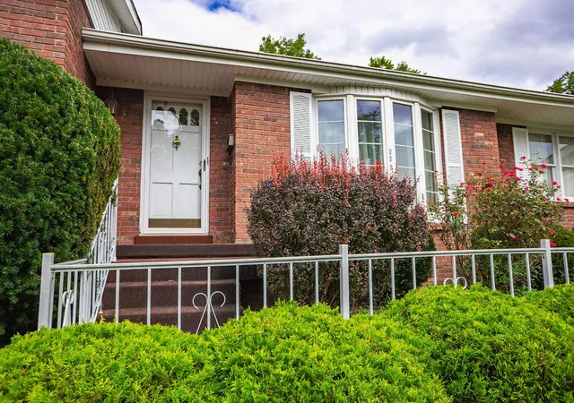 Photo 2 of Single family home for sale at 222 N Court St, Irvine, KY 40336 | MLS# 26023774 | Listing updated on 2026-09-01