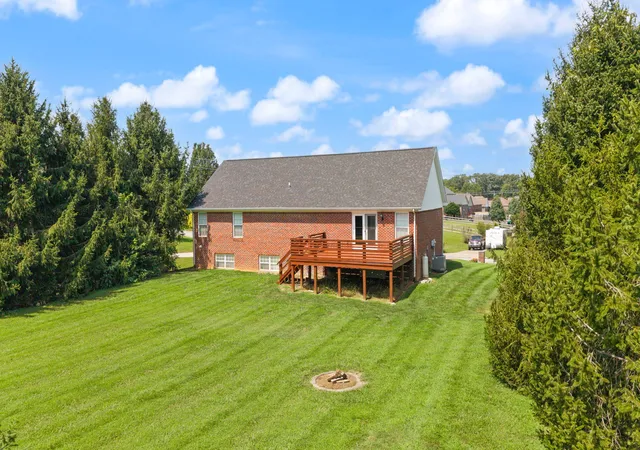 Photo 3 of Sale Pending at 410 Lewis Brown Dr, Somerset, KY 42503 | MLS# 26023840 | Listing updated on 2026-09-18
