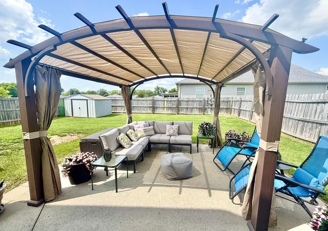 Photo 1 of Single family home for sale at 102 Saddlebrook Ct, Hopkinsville, KY 42240 | MLS# 26023785 | Listing updated on 2026-08-31