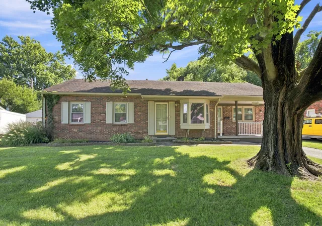 Photo 1 of Single family home for sale at 2432 La Rochelle Rd, Lexington, KY 40504 | MLS# 26023878 | Listing updated on 2026-09-01