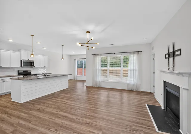 Photo 2 of Single family home for sale at 553 Abingdon Ave, Versailles, KY 40383 | MLS# 26023865 | Listing updated on 2026-08-31