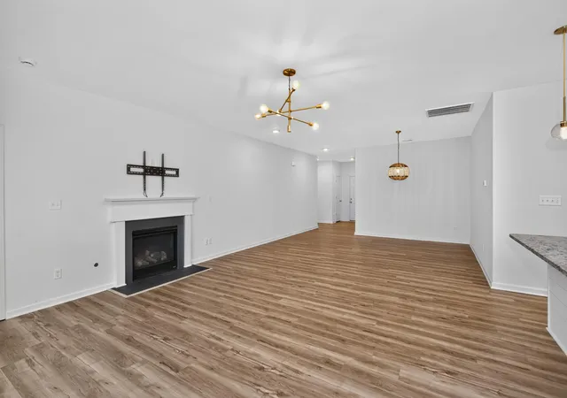 Photo 4 of Single family home for sale at 553 Abingdon Ave, Versailles, KY 40383 | MLS# 26023865 | Listing updated on 2026-08-31