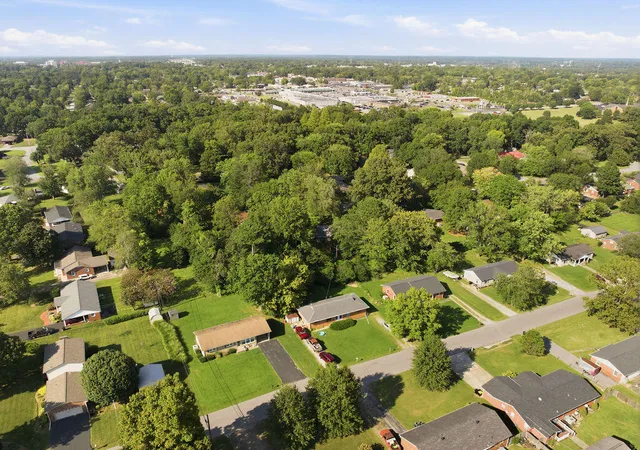 Photo 2 of Multi family home for sale at 1304 Peggy Ann Dr, Murray, KY 42071 | MLS# 26023823 | Listing updated on 2026-09-01