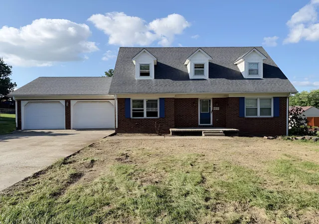 Photo 2 of Single family home for sale at 605 Longview Rd, Danville, KY 40422 | MLS# 26023808 | Listing updated on 2026-09-03