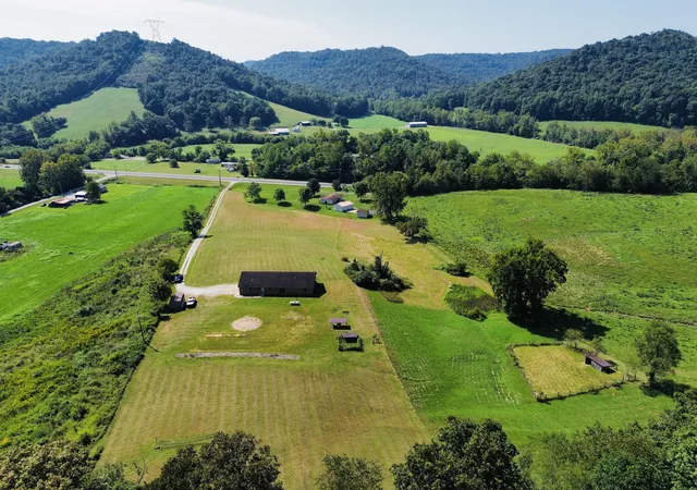Photo 3 of Single family home for sale at 3810 Ky 9, Vanceburg, KY 41179 | MLS# 26023868 | Listing updated on 2026-09-21