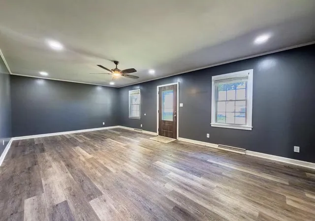 Photo 2 of Single family home for sale at 403 Fairlane Dr, Mayfield, KY 42066 | MLS# 26023882 | Listing updated on 2026-09-03