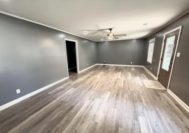 Photo 2 of Single family home for sale at 403 Fairlane Dr, Mayfield, KY 42066 | MLS# 26023882 | Listing updated on 2026-09-03