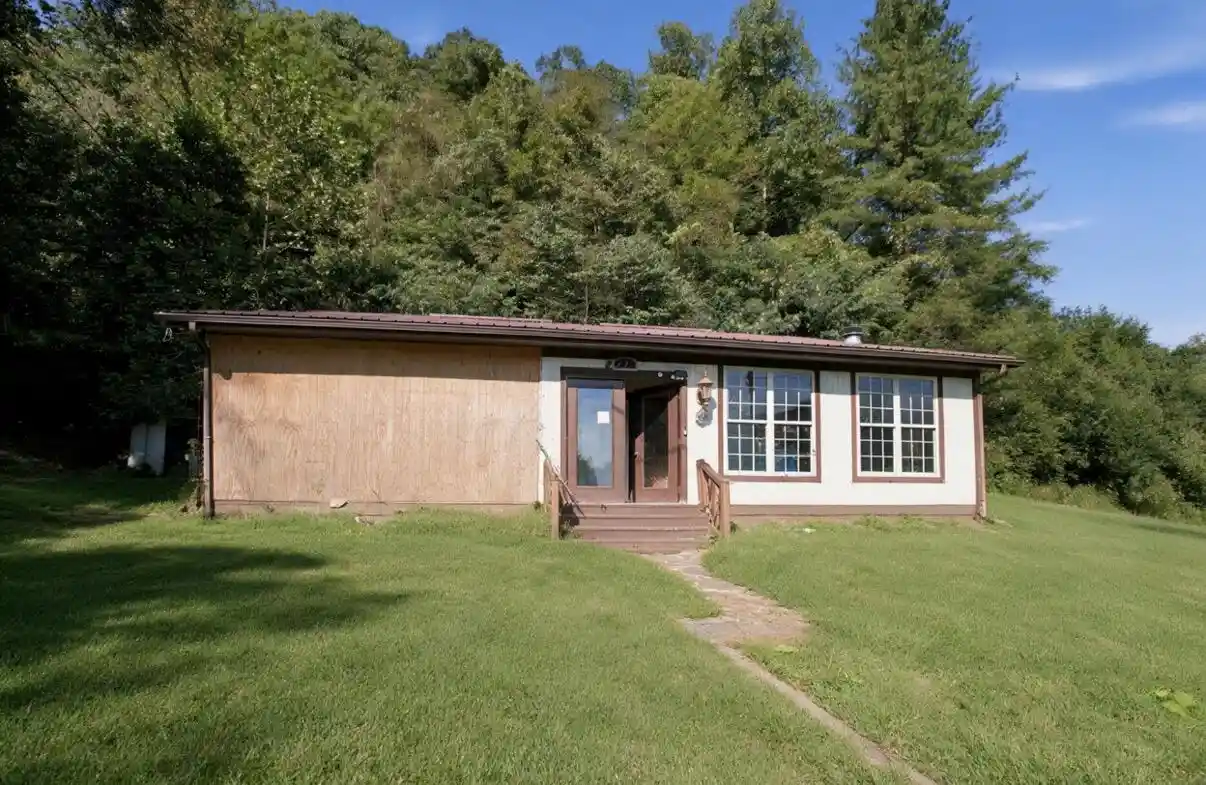 Photo 1 of Single family home for sale at 229 Honeycutt Ln, Pine Top, KY 41843 | MLS# 26025649 | Listing updated on 2026-10-29