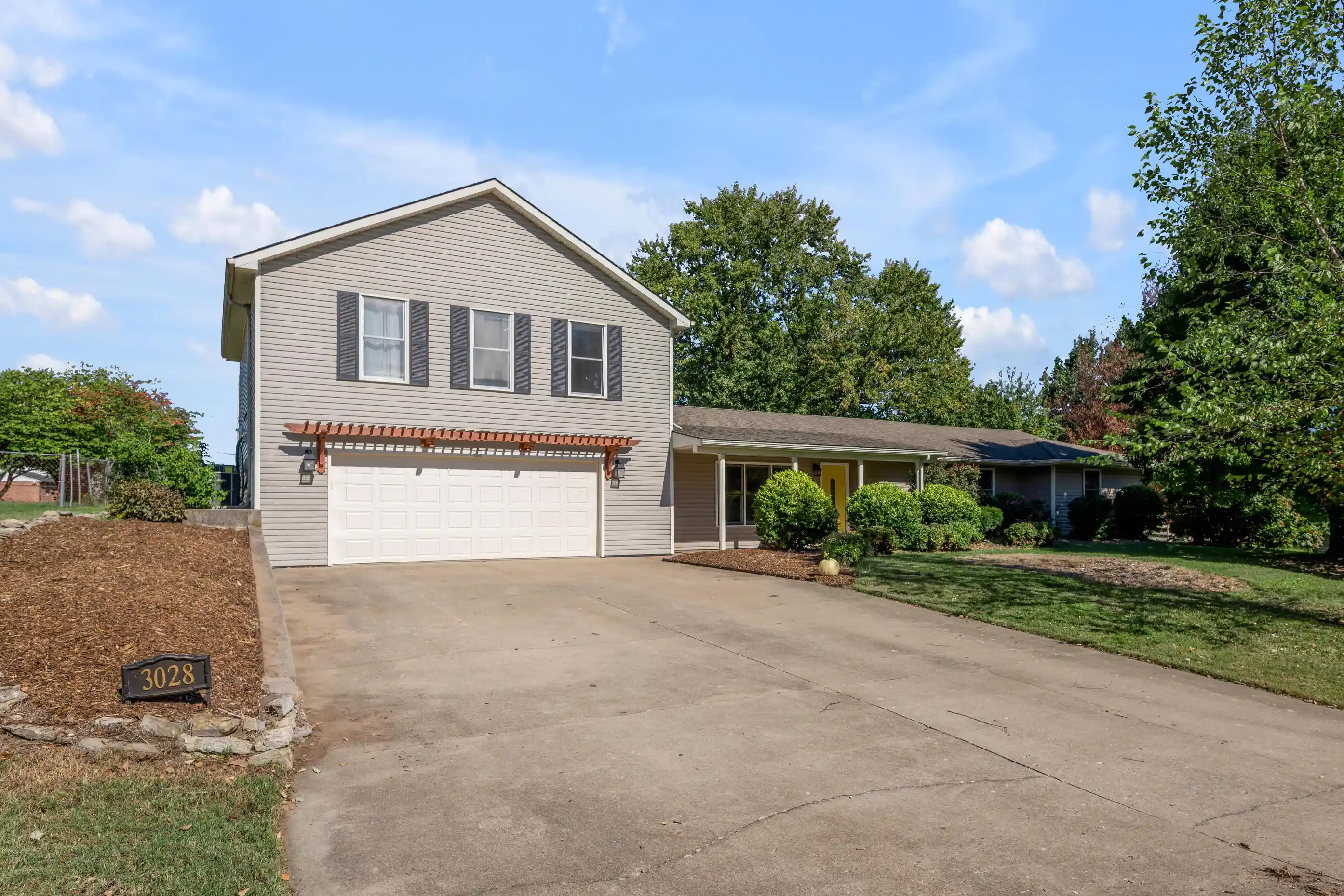 Single family home for sale at 3028 Arrowhead Dr, Lexington, KY 40503 | MLS# 26029139