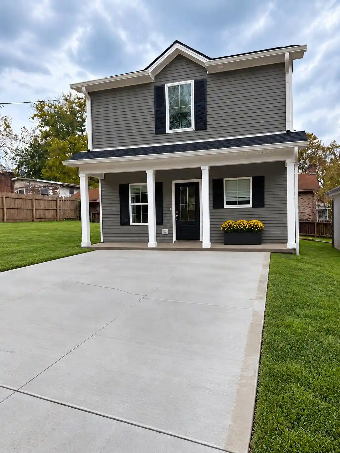 Photo 1 of Single family home for sale at 305 Fields St, Paris, KY 40361 | MLS# 26028632 | Listing updated on 2026-10-26