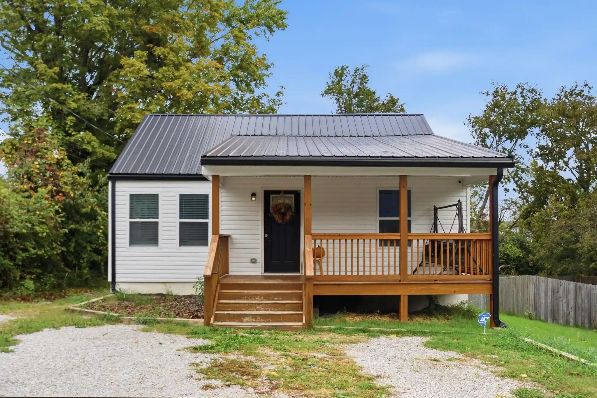 Single family home for sale at 104 Lowell Ave, Richmond, KY 40475 | MLS# 26028884
