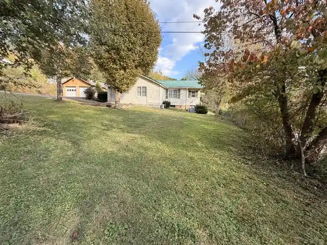 Photo 1 of Single family home for sale at 44 Tuggleville Rd, Hulen, KY 40845 | MLS# 26029193 | Listing updated on 2026-10-22