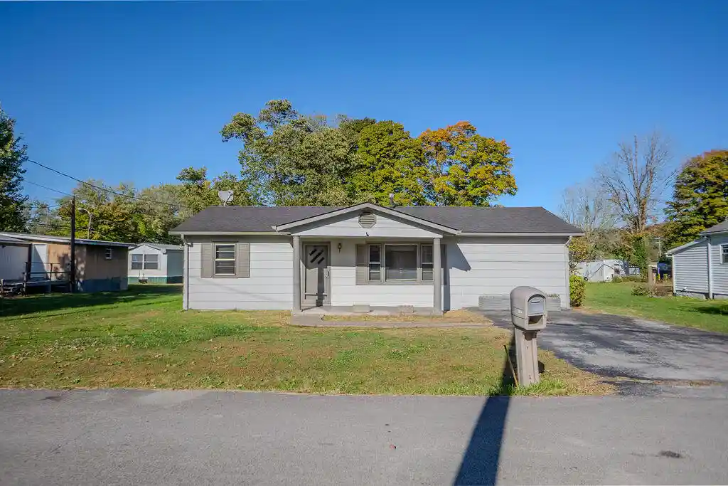 Photo 1 of Single family home for sale at 284 Albright St, Brodhead, KY 40409 | MLS# 26029236 | Listing updated on 2026-10-22