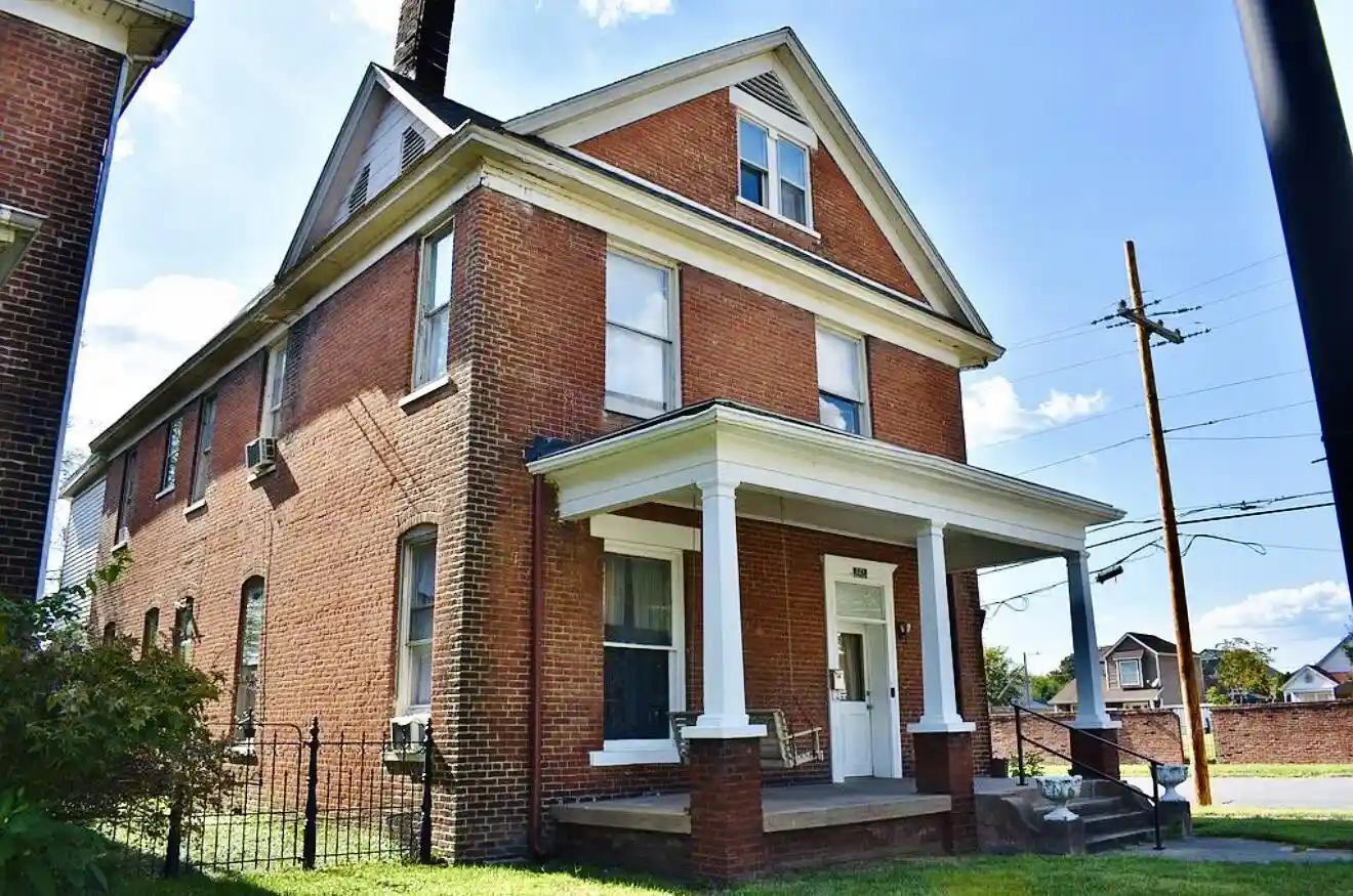 Multi family home for sale at 900 Monroe St, Paducah, KY 42001 | MLS# 26029275