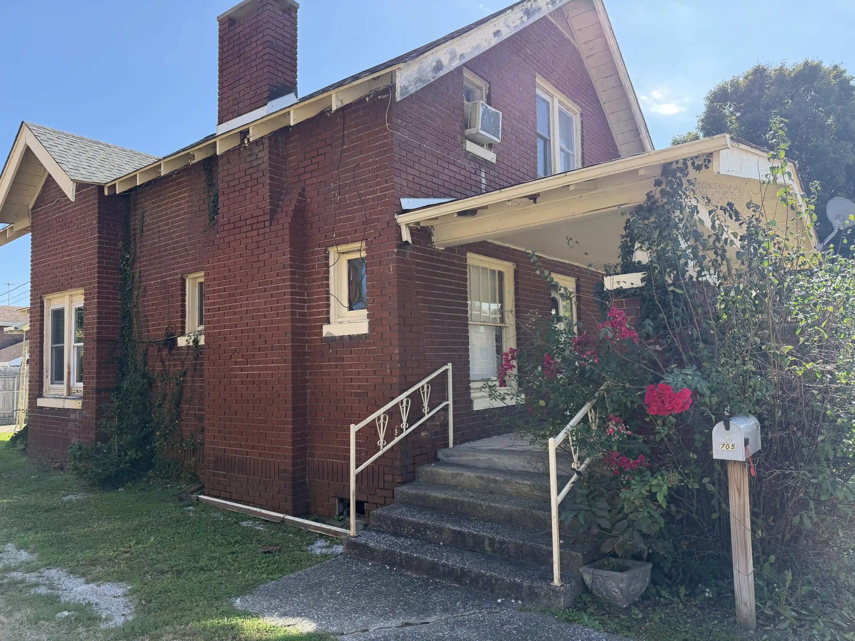 Photo 1 of Single family home for sale at 705 S Kentucky Ave, Corbin, KY 40701 | MLS# 26029223 | Listing updated on 2026-10-22