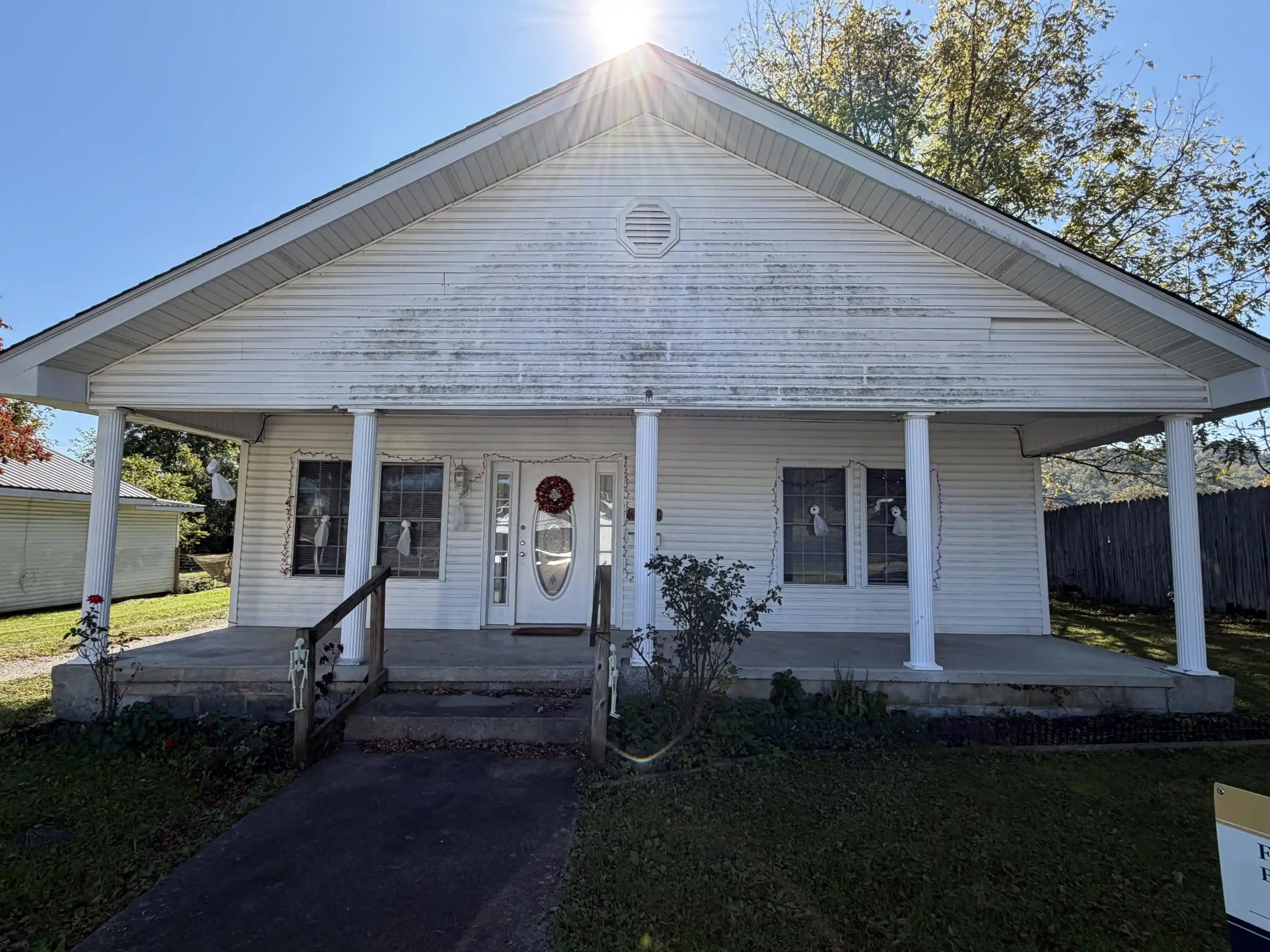 Photo 1 of Single family home for sale at 307 W 17th Street, Corbin, KY 40701 | MLS# 26029232 | Listing updated on 2026-10-22