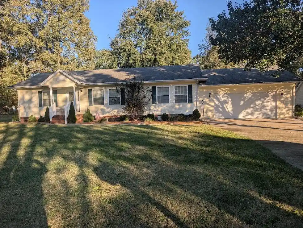 Photo 1 of Single family home for sale at 1730 Evelyn Dr, Paducah, KY 42003 | MLS# 26029250 | Listing updated on 2026-10-22