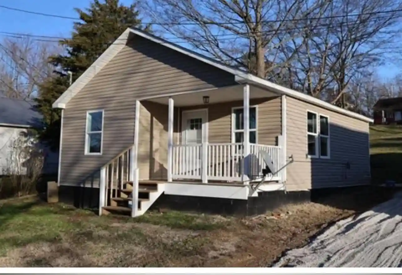Photo 1 of Single family home for sale at 116 Lakeview Dr, Glasgow, KY 42141 | MLS# 26029292 | Listing updated on 2026-10-23