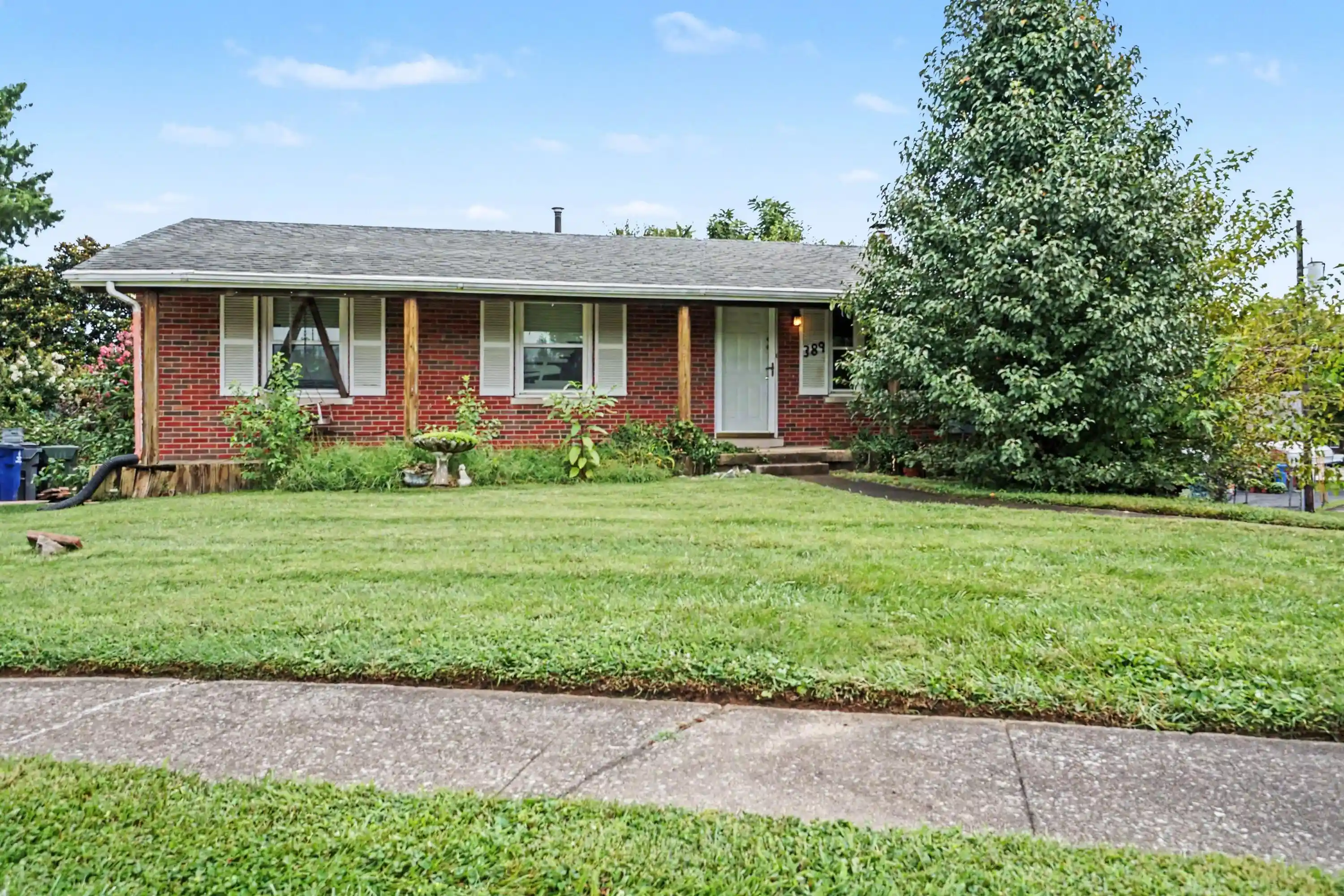 Photo 1 of Sale Pending at 389 Spring Sta Ct, Lexington, KY 40505 | MLS# 26029306 | Listing updated on 2026-10-27