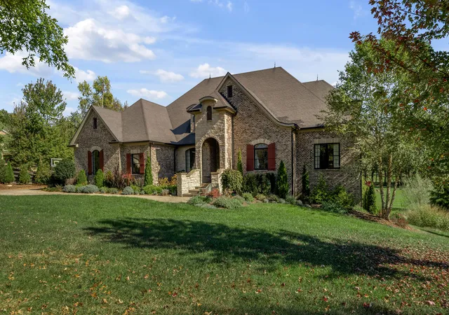 Photo 1 of Sale Pending at 225 Golf Clb Dr, Nicholasville, KY 40356 | MLS# 26029563 | Listing updated on 2026-10-30