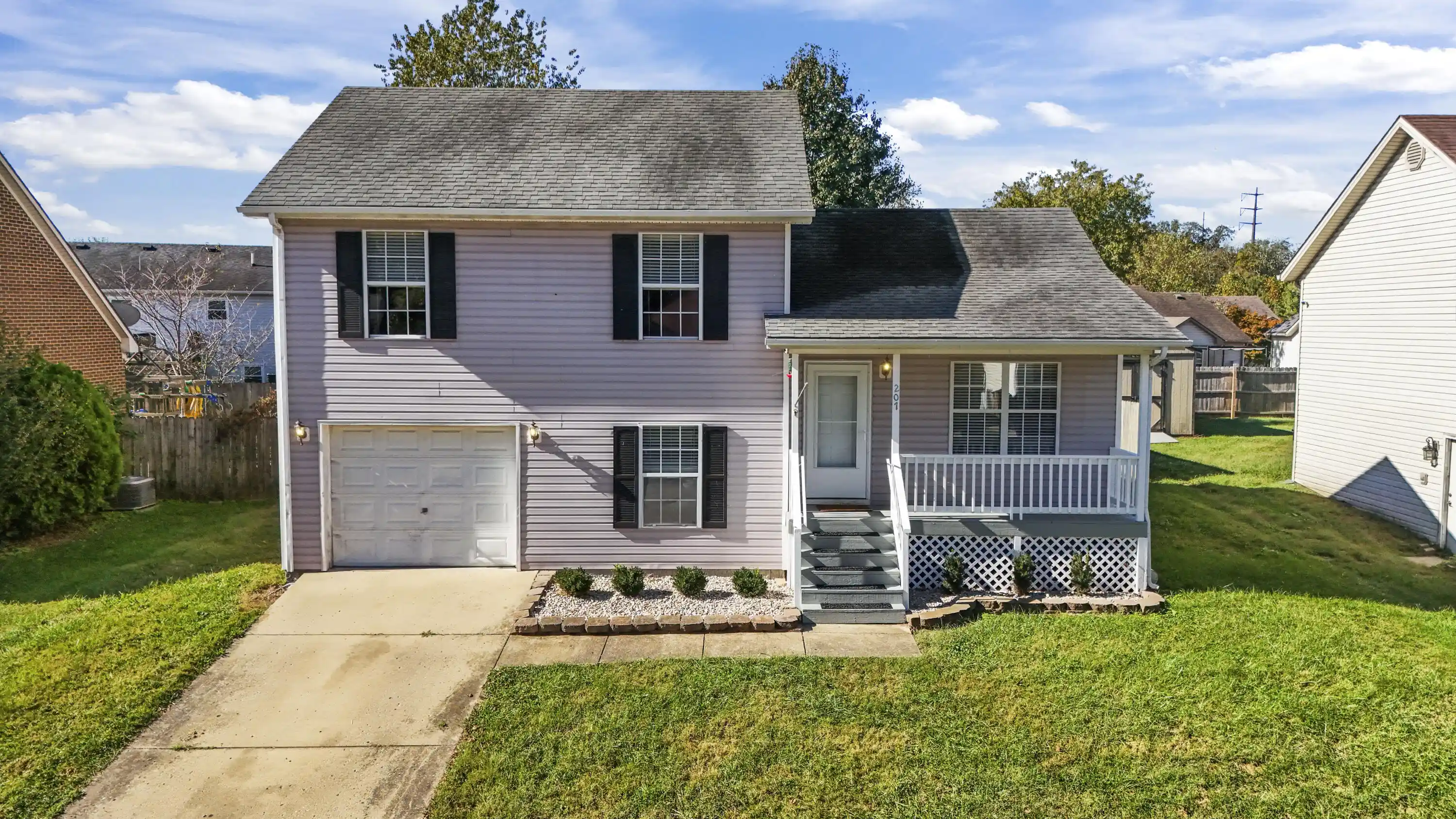 Photo 1 of Single family home for sale at 207 Dale Holw Dr, Georgetown, KY 40324 | MLS# 26029510 | Listing updated on 2026-10-25