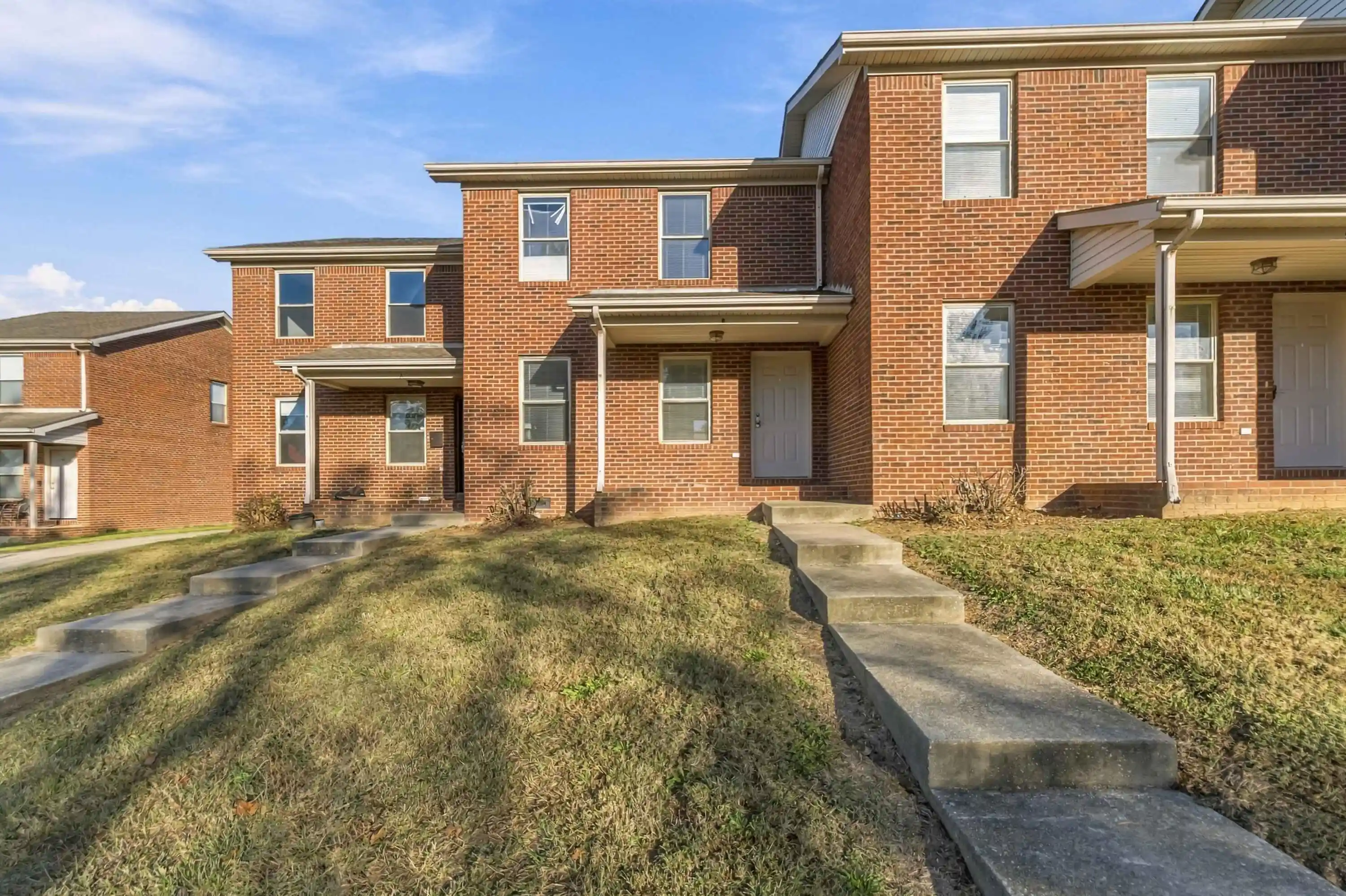 Townhouse for sale at 502 Tecumseh Trl #C, Versailles, KY 40383 | MLS# 26029512