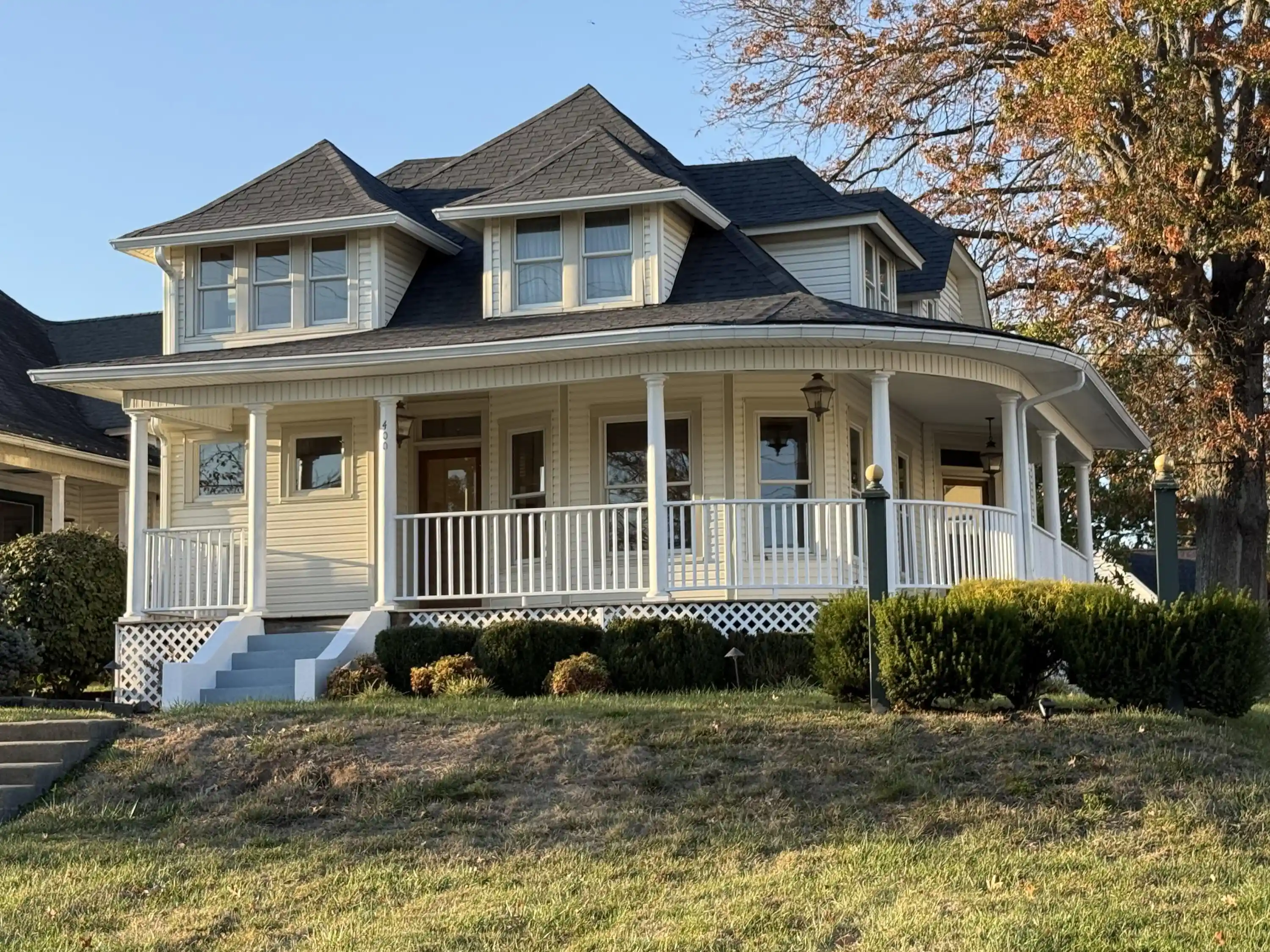 Photo 1 of Single family home for sale at 400 W Columbia St, Somerset, KY 42501 | MLS# 26029534 | Listing updated on 2026-10-30