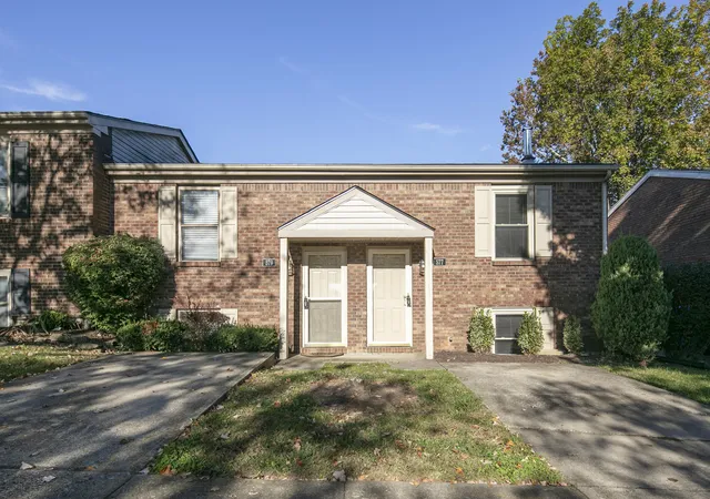 Photo 1 of Townhouse for sale at 577 El Paseo Pl, Lexington, KY 40517 | MLS# 26029958 | Listing updated on 2026-10-29