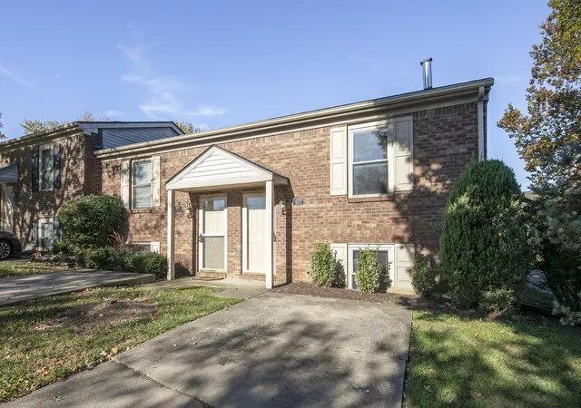 Photo 2 of Townhouse for sale at 577 El Paseo Pl, Lexington, KY 40517 | MLS# 26029958 | Listing updated on 2026-10-29
