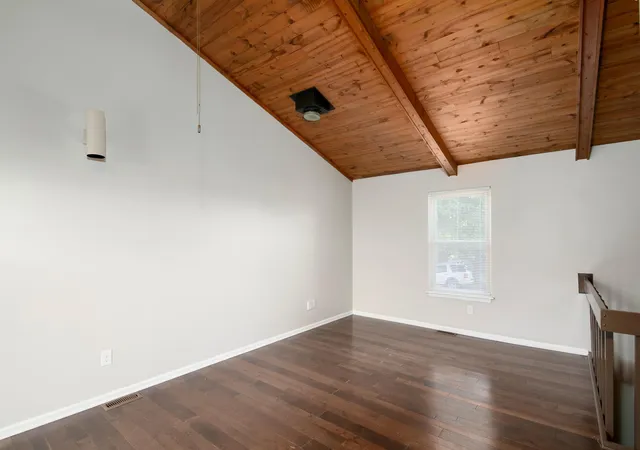 Photo 4 of Townhouse for sale at 577 El Paseo Pl, Lexington, KY 40517 | MLS# 26029958 | Listing updated on 2026-10-29