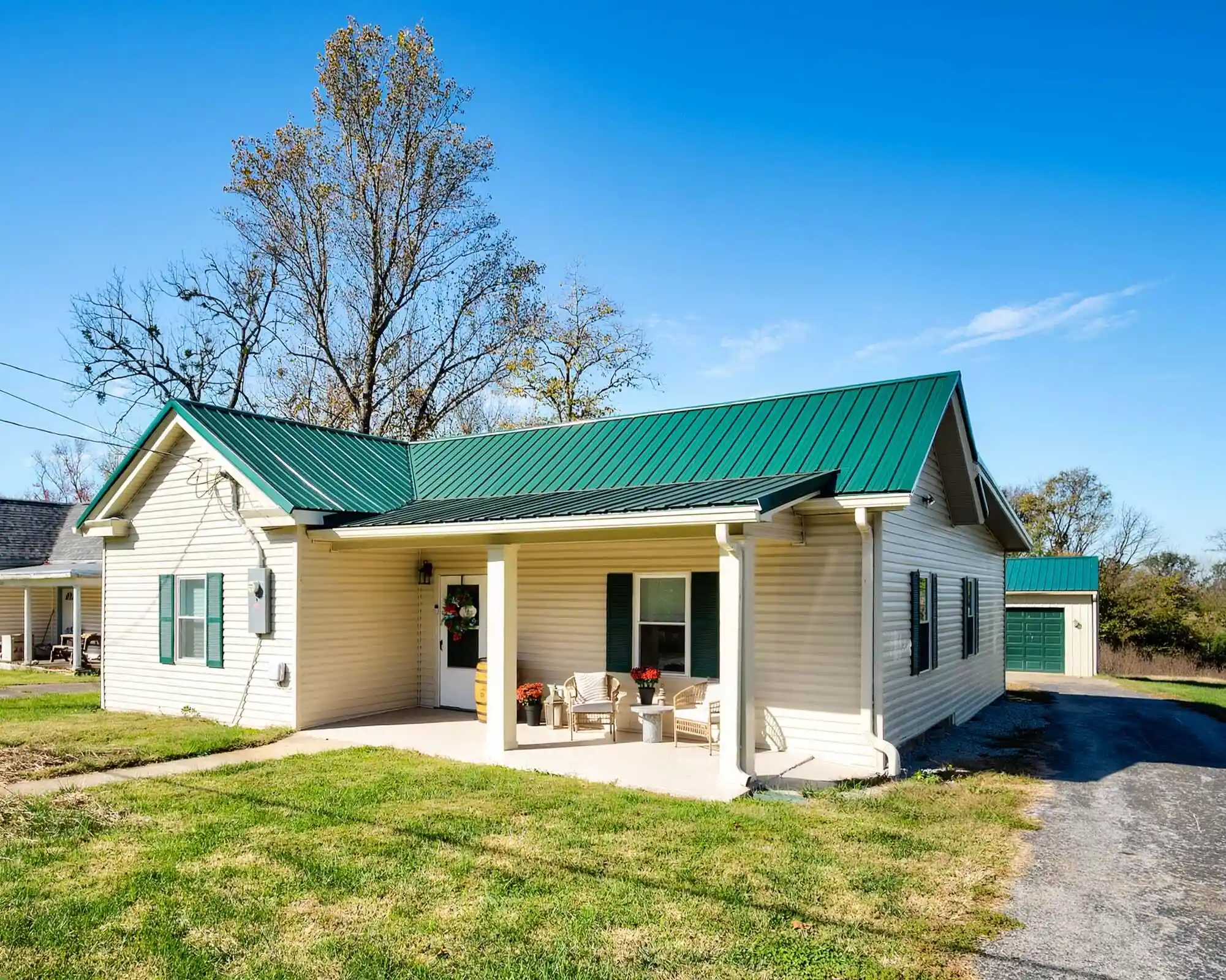Single family home for sale at 1933 Thatchers Ml Rd, Paris, KY 40361 | MLS# 26029978