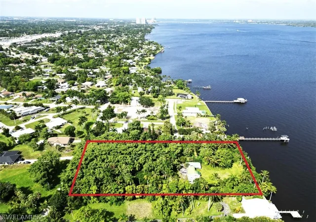 Photo 3 of Sale Pending at 4355 Cypress Ln, Fort Myers, FL 33905 | MLS# 224026822 | Listing updated on 2025-07-16