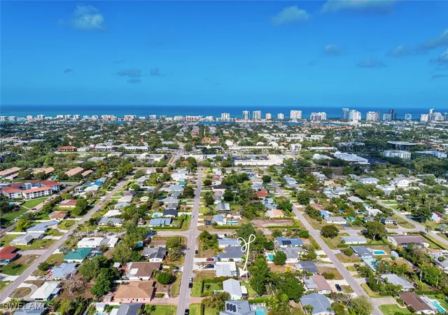 Photo 3 of Sale Pending at 1255 Illinois Dr, Naples, FL 34103 | MLS# 225035846 | Listing updated on 2025-11-05