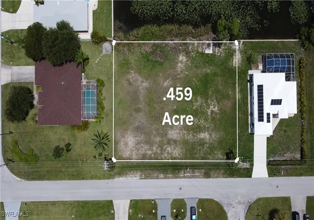 Photo 4 of Sale Pending at 429 SE 7th Street, Cape Coral, FL 33990 | MLS# 225058381 | Listing updated on 2025-10-30