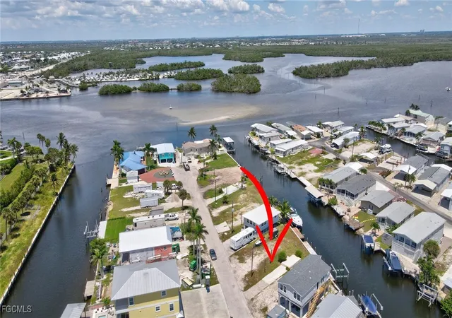 Photo 1 of Land for sale at 856 Oak St, Fort Myers Beach, FL 33931 | MLS# 2025006484 | Listing updated on 2026-10-01