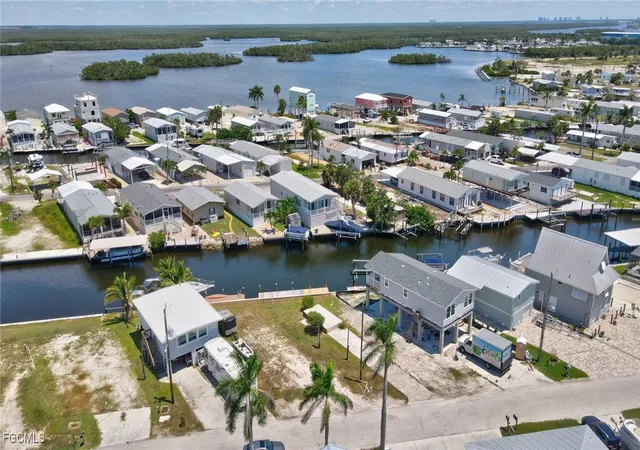 Photo 2 of Land for sale at 856 Oak St, Fort Myers Beach, FL 33931 | MLS# 2025006484 | Listing updated on 2026-10-01
