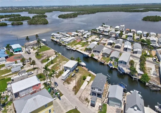 Photo 3 of Land for sale at 856 Oak St, Fort Myers Beach, FL 33931 | MLS# 2025006484 | Listing updated on 2026-10-01