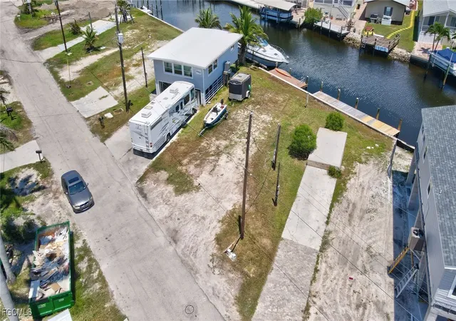 Photo 4 of Land for sale at 856 Oak St, Fort Myers Beach, FL 33931 | MLS# 2025006484 | Listing updated on 2026-10-01