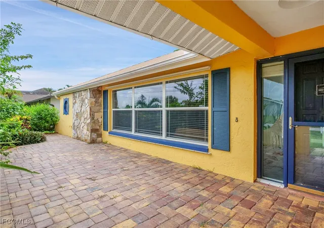 Photo 3 of Sale Pending at 4218 Se 6Th Pl, Cape Coral, FL 33904 | MLS# 2025006647 | Listing updated on 2025-11-05