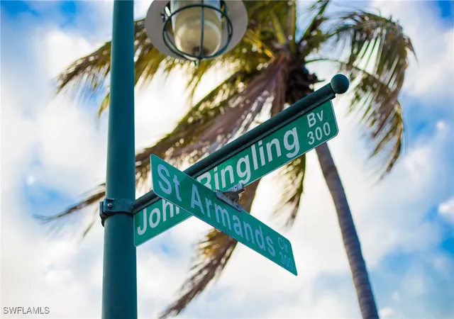 2nd image of 1212 Benjamin Franklin Dr, Sarasota, FL 34236