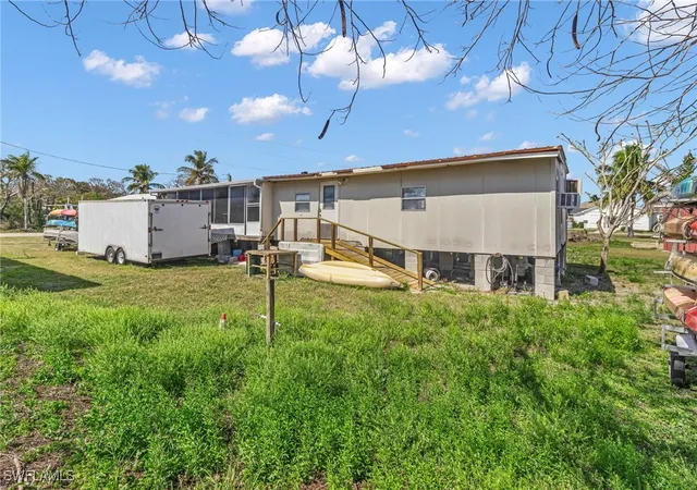 Photo 2 of Manufactured home for sale at 224 Mamie St, Chokoloskee, FL 34138 | MLS# 225020414 | Listing updated on 2026-06-11